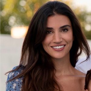 Meet your Posher, Caroline